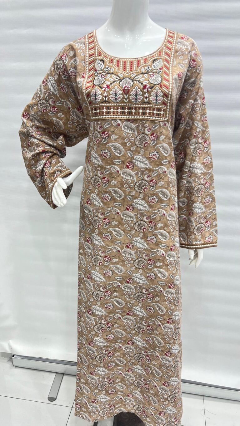 Heavy dress and jalabiya finishing detail